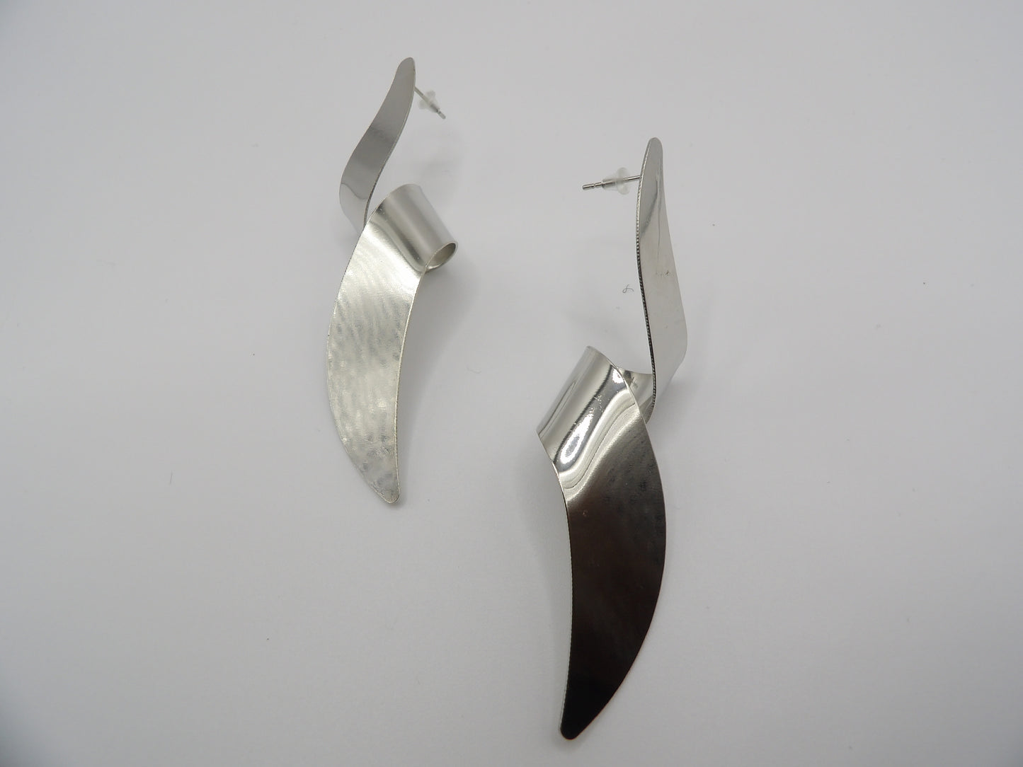 METALLIC SWIRL EARRINGS