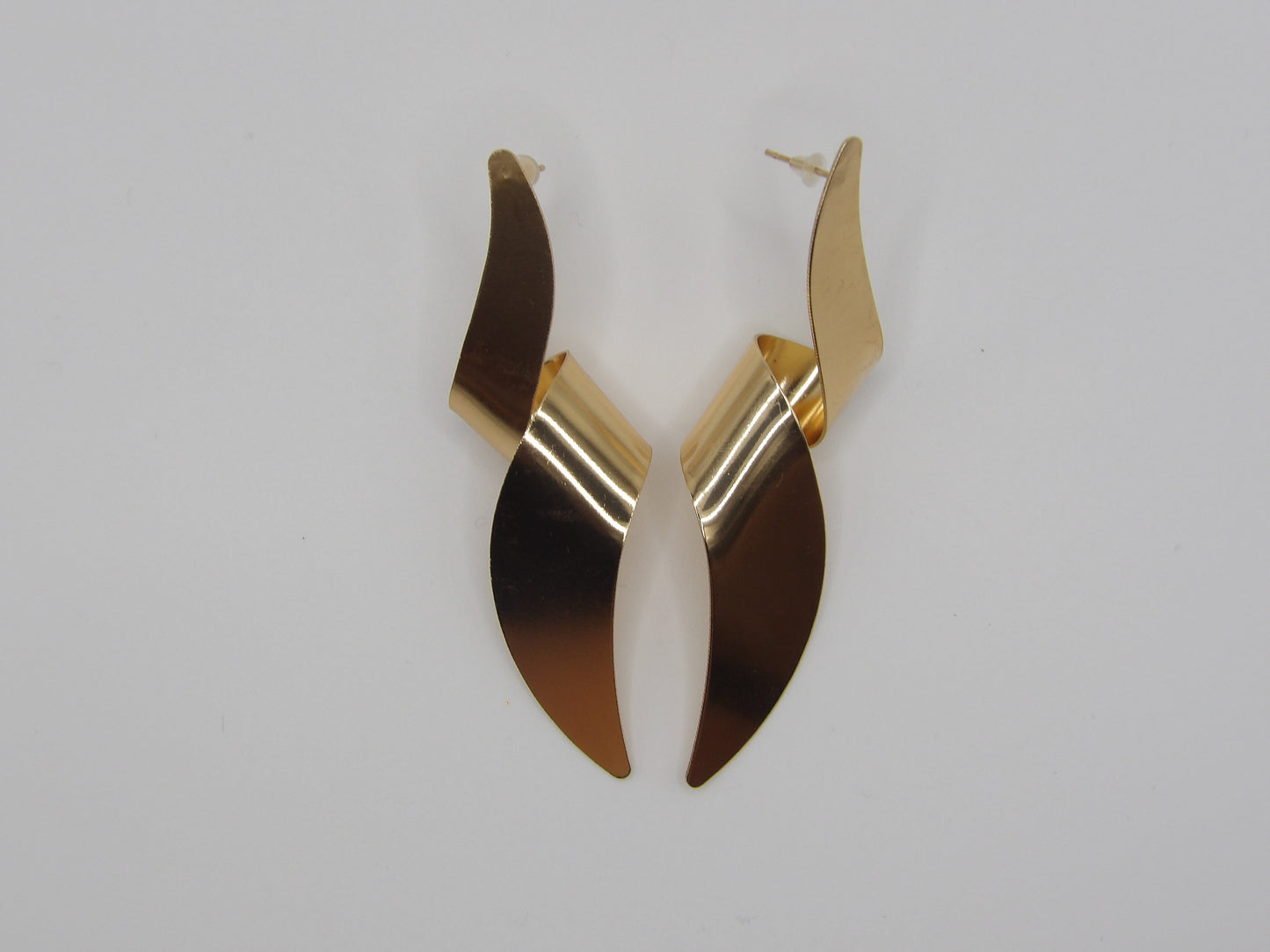METALLIC SWIRL EARRINGS