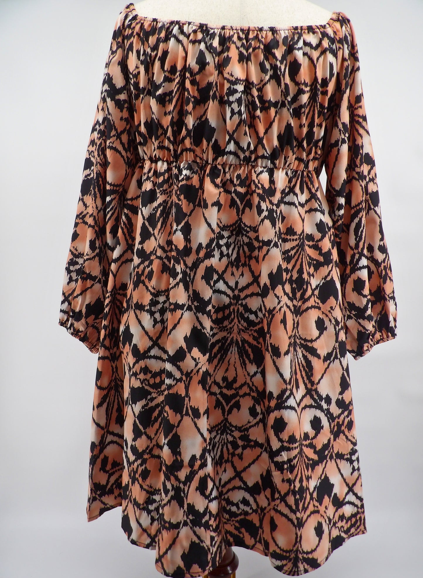 CURVY CUT OUT MIDI DRESS