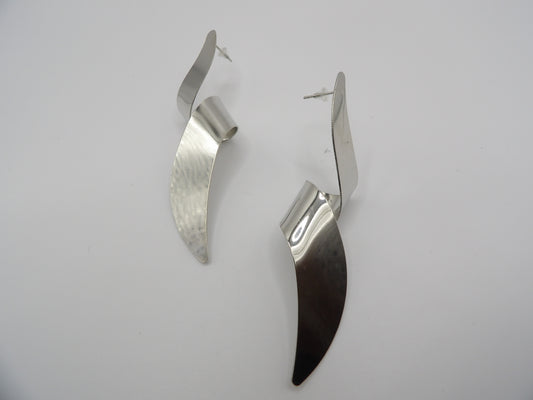 METALLIC SWIRL EARRINGS