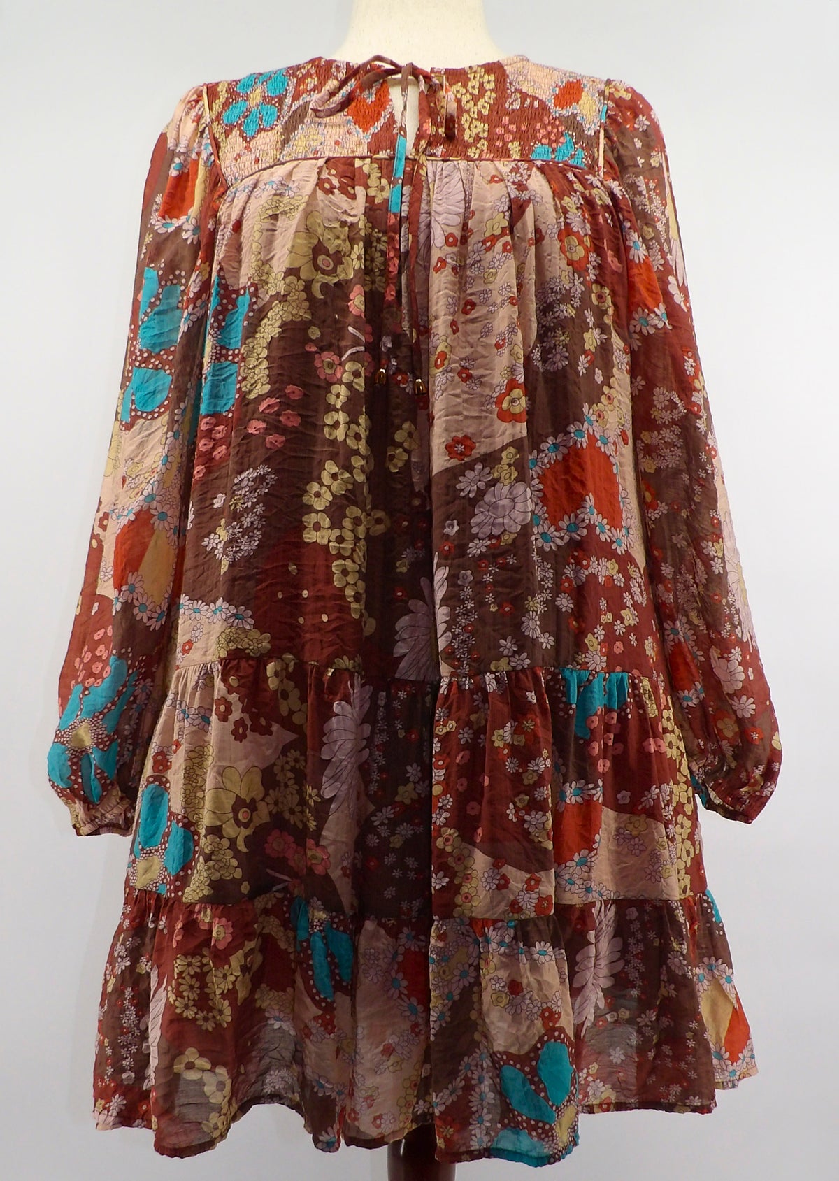 CURVY TIERED MINI DRESS